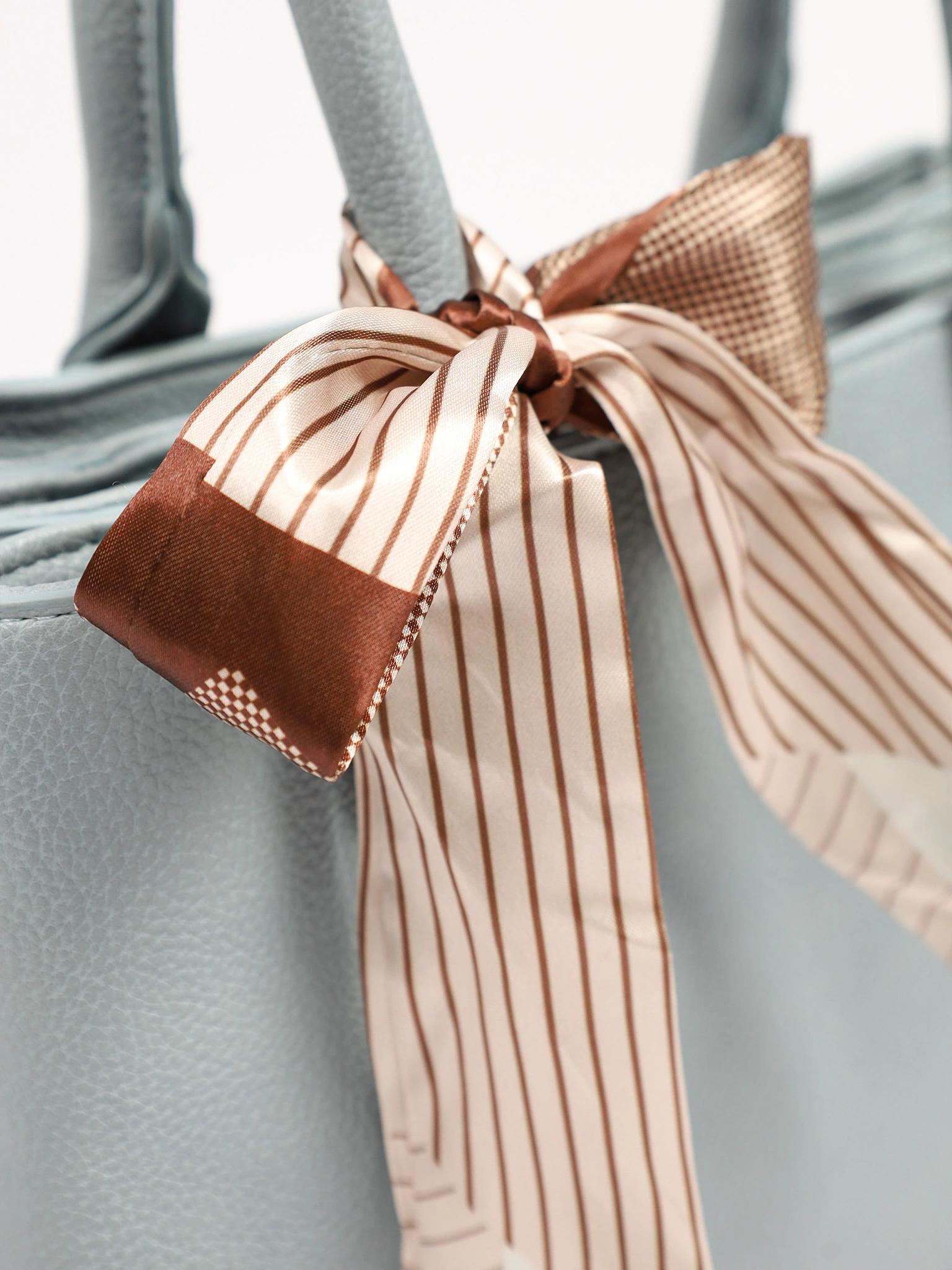 Сумка-тоут с декоративным платком в ассортименте